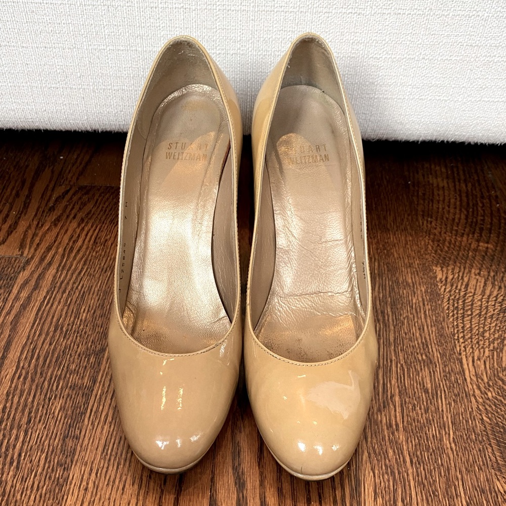 Stuart Weitzman Classic Cream Patent Pump